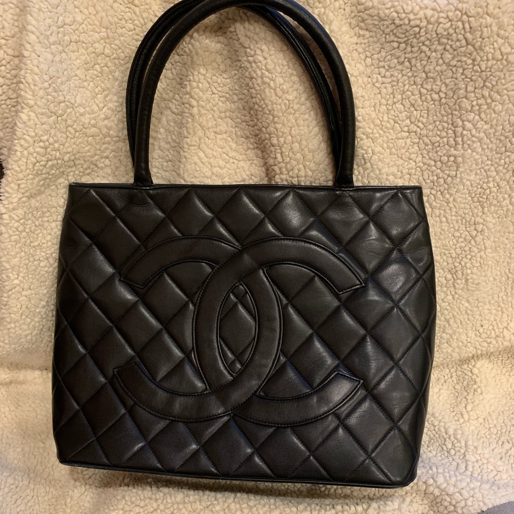 Chanel Gold Medallion, tote - Authentic